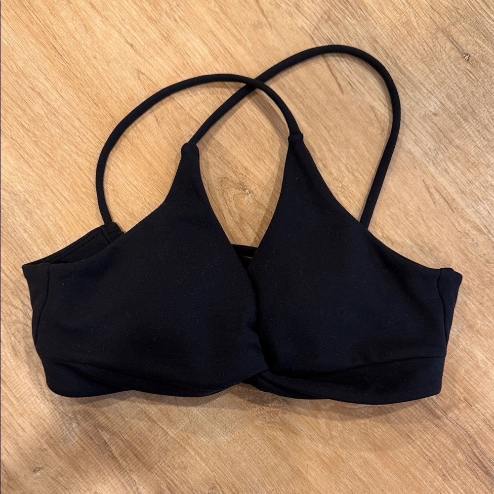 Ptula black sports bra